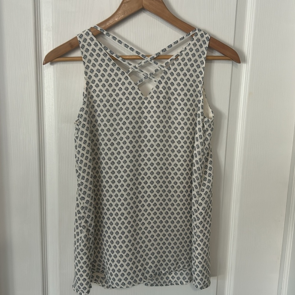 Shell Top - Picture 4 of 4